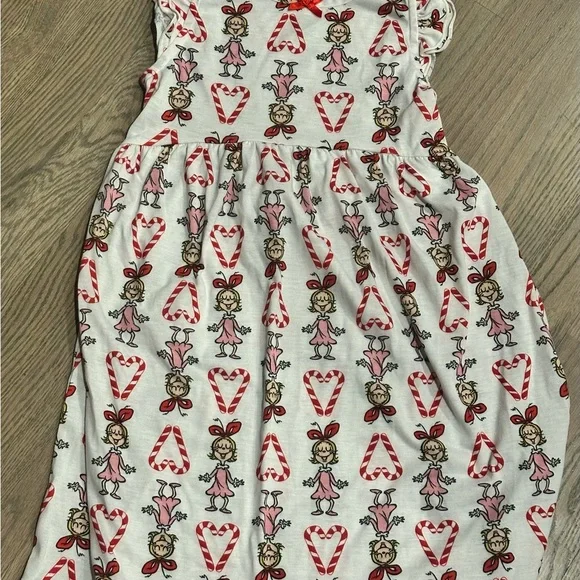 Hanna Andersson The Grinch Cindi Lou Who White and Pink Patterned Nightgown - Picture 1 of 2
